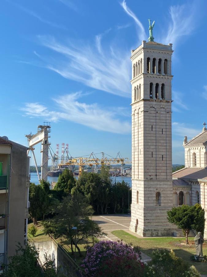 New Stylish & Modern Studio Apart - With Sea View Apartment Pula Luaran gambar