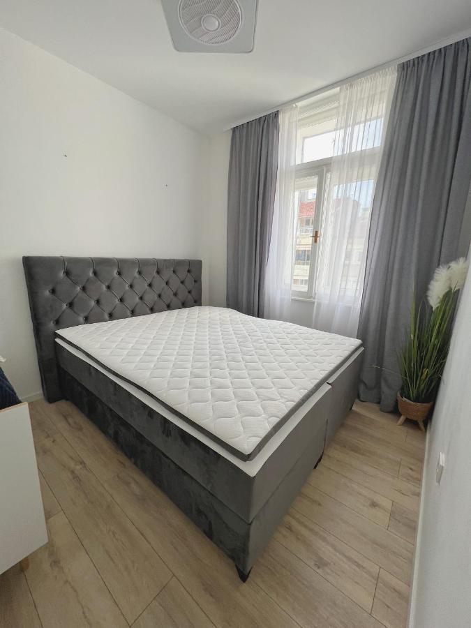 New Stylish & Modern Studio Apart - With Sea View Apartment Pula Luaran gambar